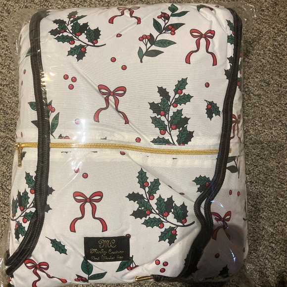 Minky Couture Blanket “Holly Berries” 60x63 With Carrying Bag 🎄🎁🌟 - Picture 5 of 6